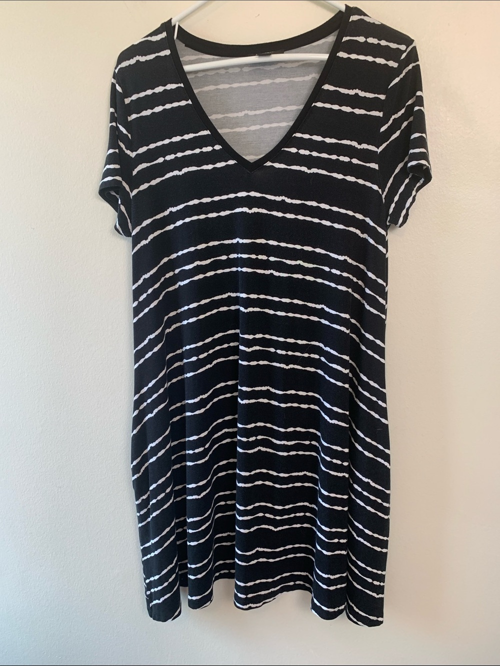 Lord & Taylor Petite Black & White Striped Midi Dress, Pockets, Stretch - Picture 3 of 10